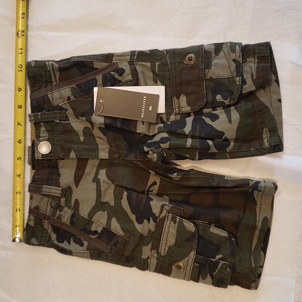 Quiksilver New Kids Camo Cargo Pocket Shorts (Little Boys) NWT Size 5 🎉HP🎉 - Picture 3 of 16